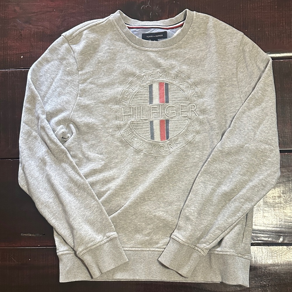 Tommy Hilfiger Light Gray Crewneck Sweatshirt with Flag Detail